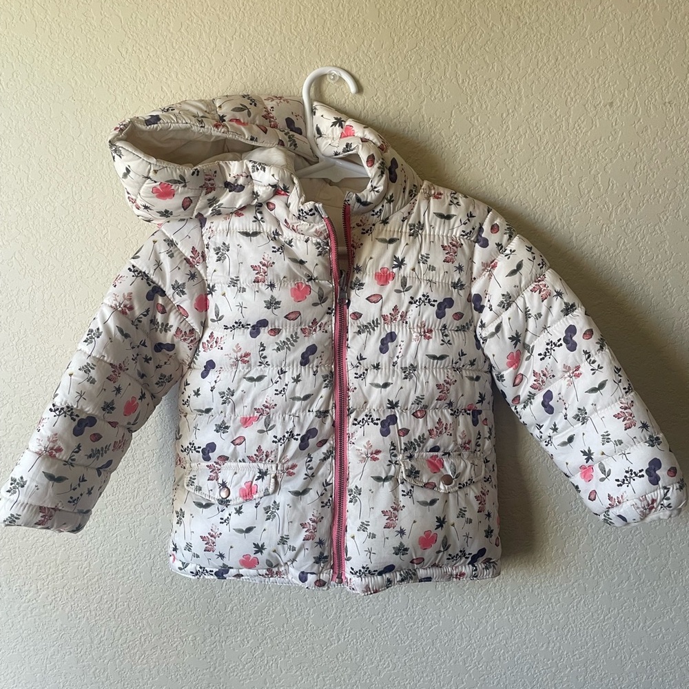Zara Floral/White Reversible Puffer Jacket with Hood size 2/3 Years